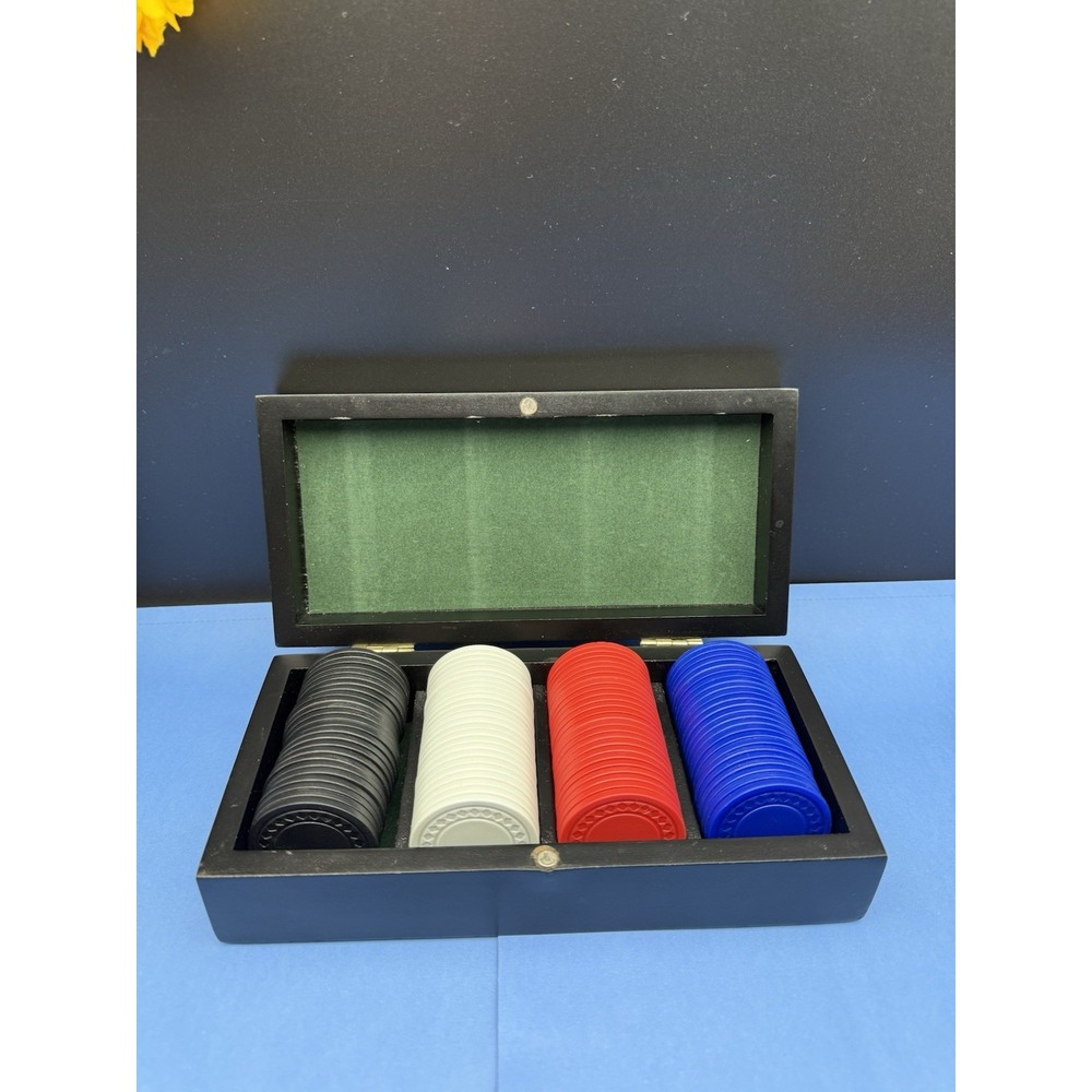 Vintage Wooden Poker Chip Box Green Felt Lined W/99 Diamond Design Plastic Chips